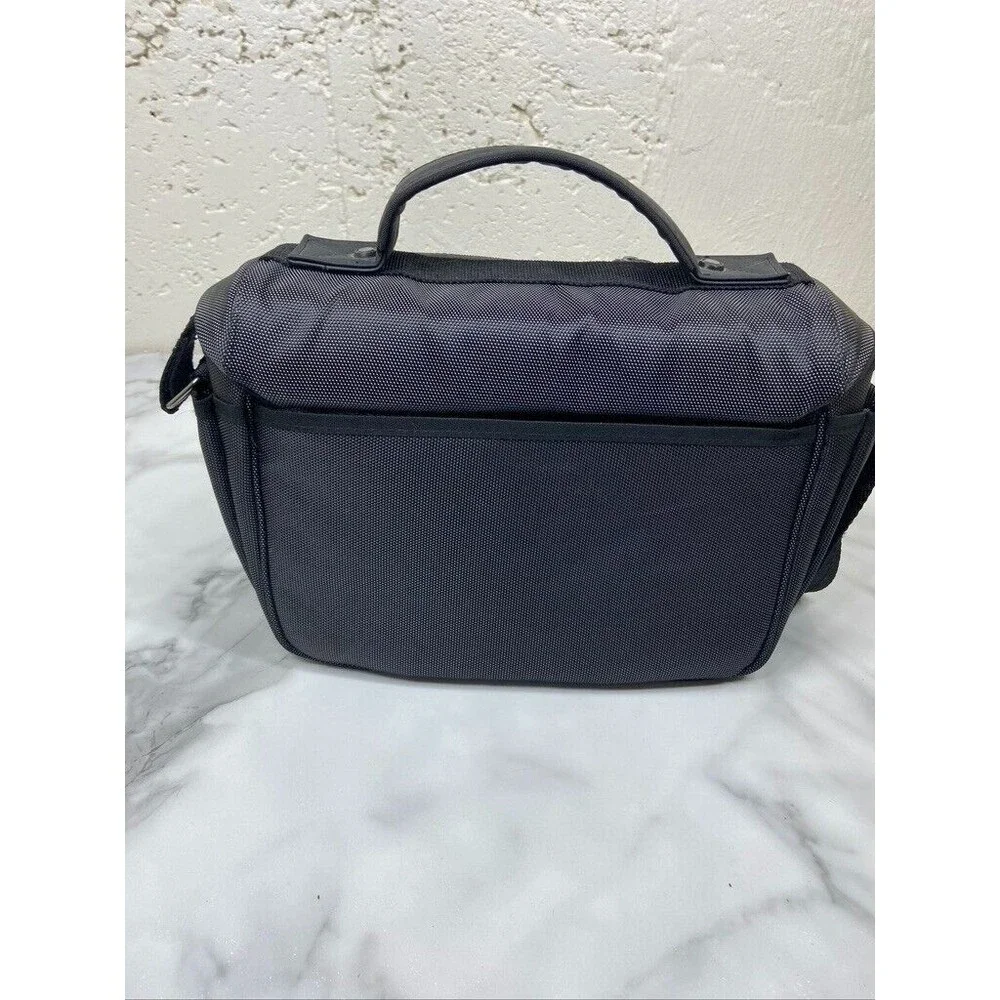 NIKON CAMERA BAG 3 COMPARTMENTS 4 POCKETS CROSSBODY BLACK 13 X 9 X 5